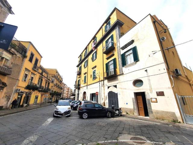 Locale Commerciale in vendita a San Giorgio A Cremano, Campania