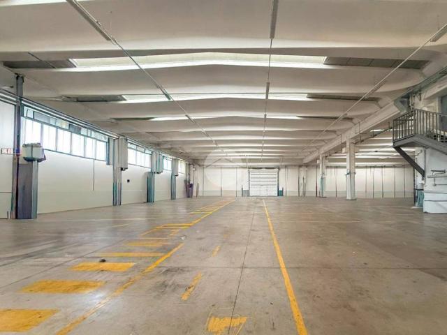 Locale Commerciale in vendita a San Giorgio Bigarello, Mottella
