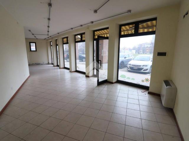Locale Commerciale in vendita a San Giorgio Bigarello, Mottella
