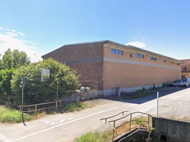 Locale Commerciale in vendita a San Giorgio Bigarello, Villanova Maiardina