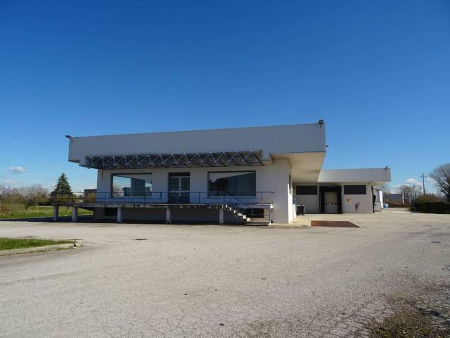 Locale Commerciale in vendita a San Giorgio Di Nogaro, Friuli-Venezia Giulia