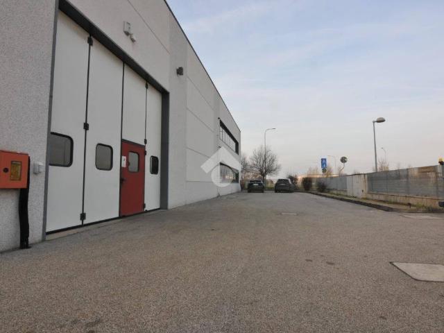 Locale Commerciale in vendita a Unione Reno Galliera, San Giorgio Di Piano
