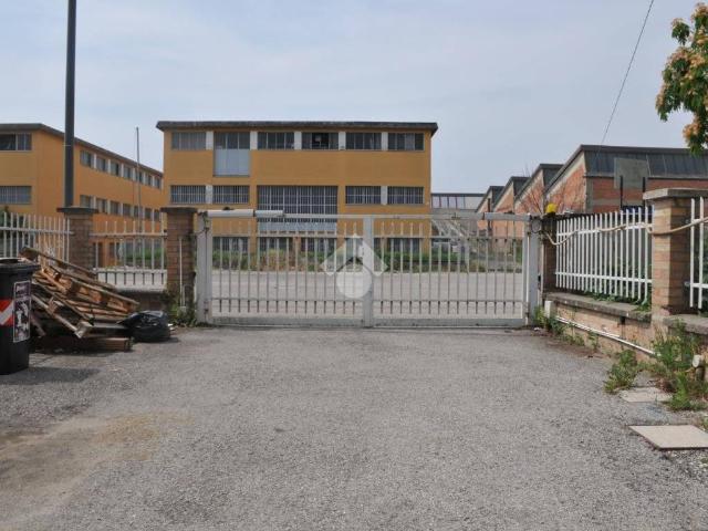 Locale Commerciale in vendita a Unione Reno Galliera, San Giorgio Di Piano