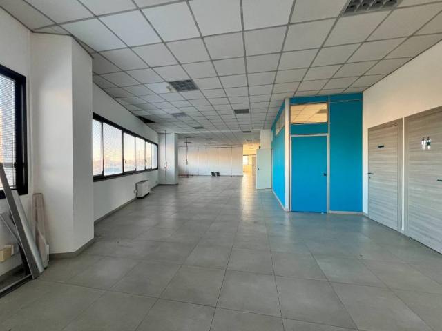 Locale Commerciale in vendita a Unione Reno Galliera, San Giorgio Di Piano
