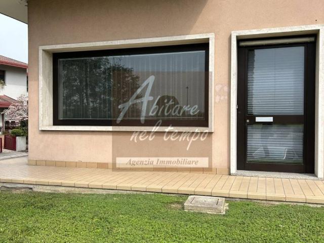 Locale Commerciale in vendita a San Giorgio In Bosco, Veneto