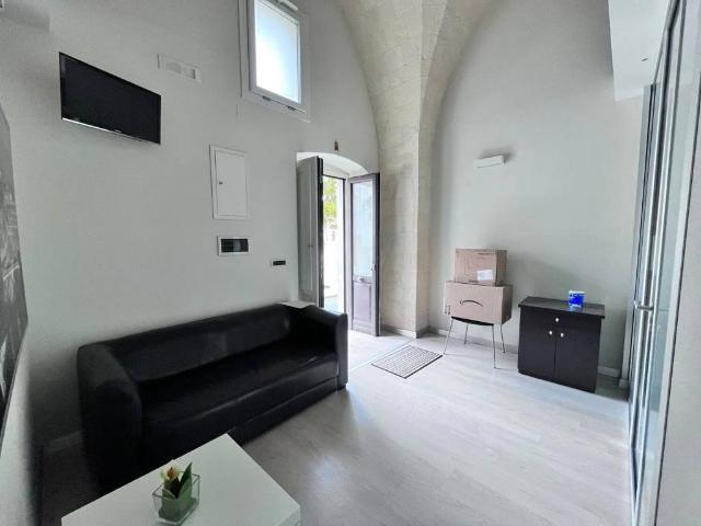 Locale Commerciale in vendita a Puglia, Taranto
