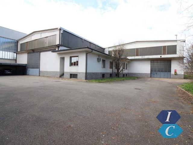 Locale Commerciale in vendita a San Giorgio Su Legnano, Lombardia