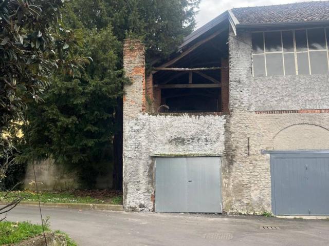 Locale Commerciale in vendita a San Giorgio Su Legnano, Lombardia