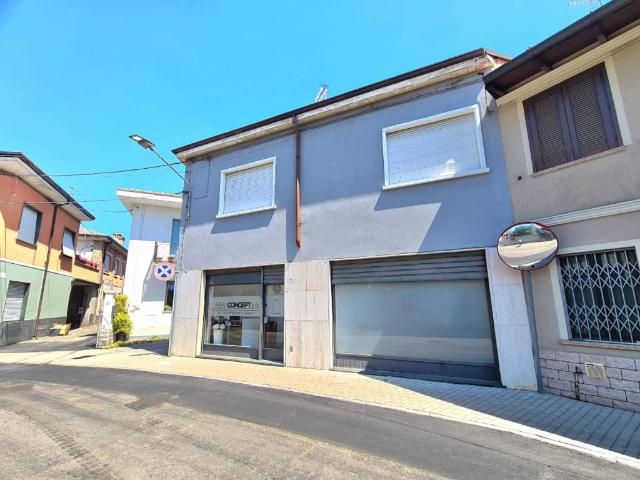 Locale Commerciale in vendita a San Giorgio Su Legnano, Lombardia