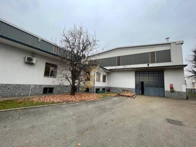 Locale Commerciale in vendita a San Giorgio Su Legnano, Lombardia