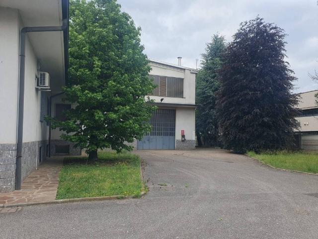 Locale Commerciale in vendita a San Giorgio Su Legnano, Lombardia