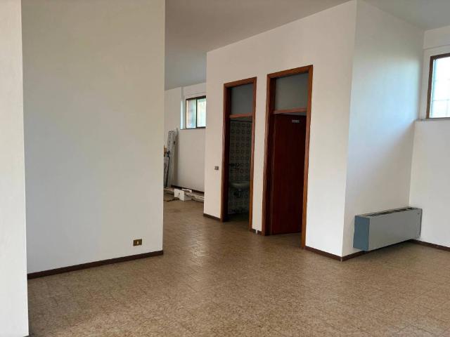 Locale Commerciale in vendita a San Giovanni Al Natisone, Friuli-Venezia Giulia