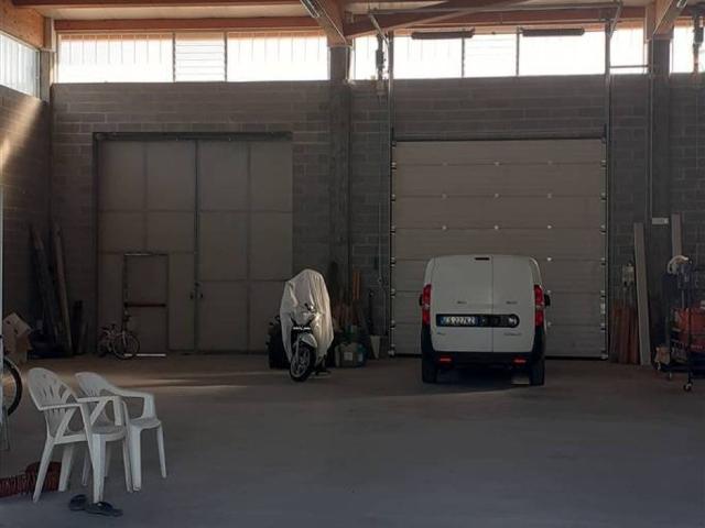 Locale Commerciale in vendita a Unione dei comuni Isola Mantovana, San Giovanni Del Dosso