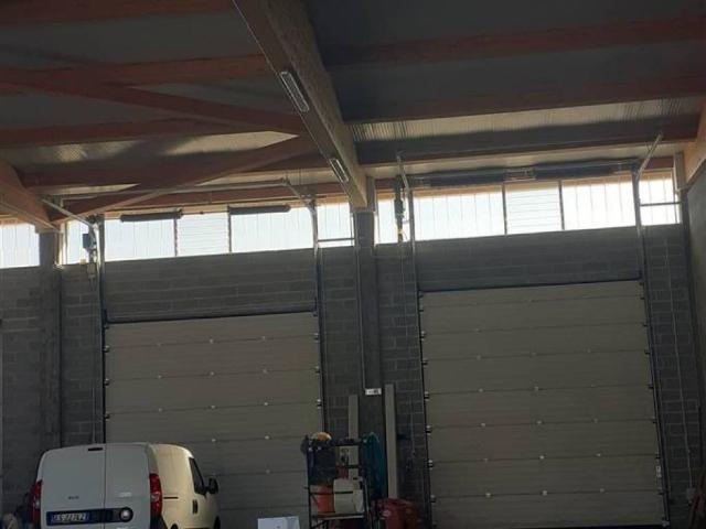 Locale Commerciale in vendita a Unione dei comuni Isola Mantovana, San Giovanni Del Dosso