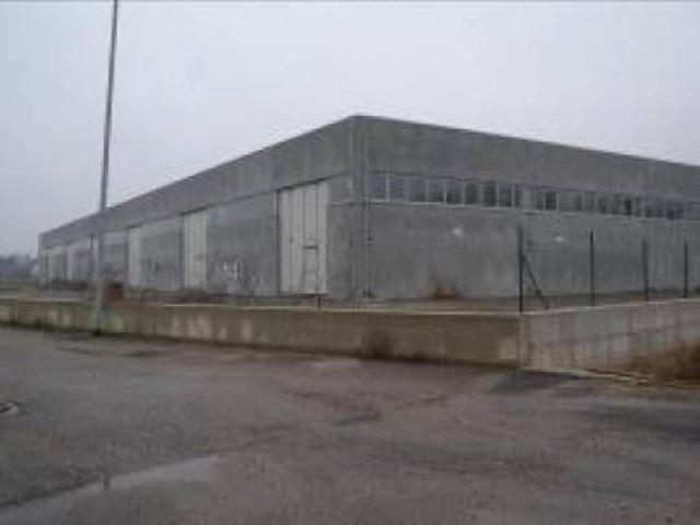 Locale Commerciale in vendita a Unione dei comuni Isola Mantovana, San Giovanni Del Dosso