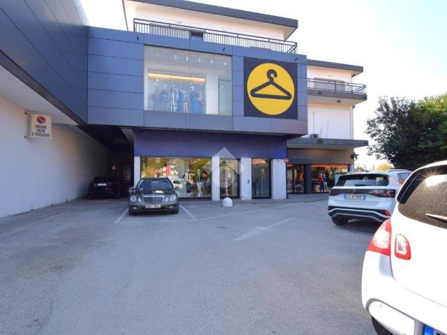 Locale Commerciale in vendita a San Giovanni In Marignano, Reggio Emilia