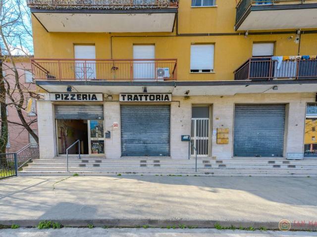 Locale Commerciale in vendita a Unione Terre d'Acqua, San Giovanni In Persiceto