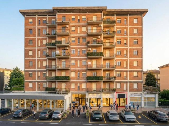 Locale Commerciale in vendita a San Giovanni Lupatoto, Veneto