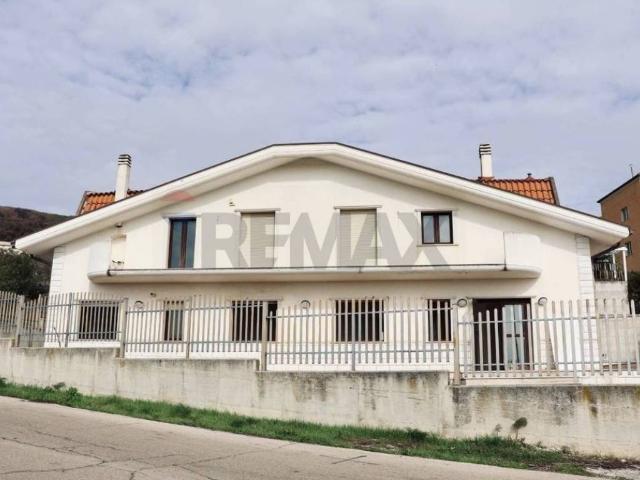 Locale Commerciale in vendita a Puglia, Foggia