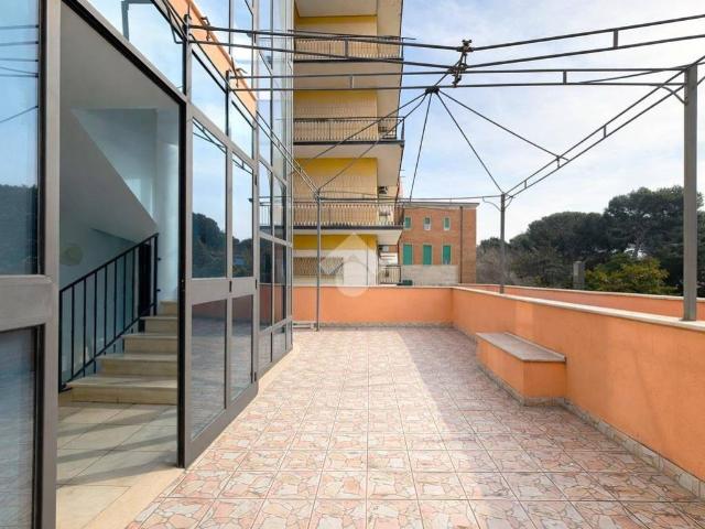 Locale Commerciale in vendita a Puglia, Foggia