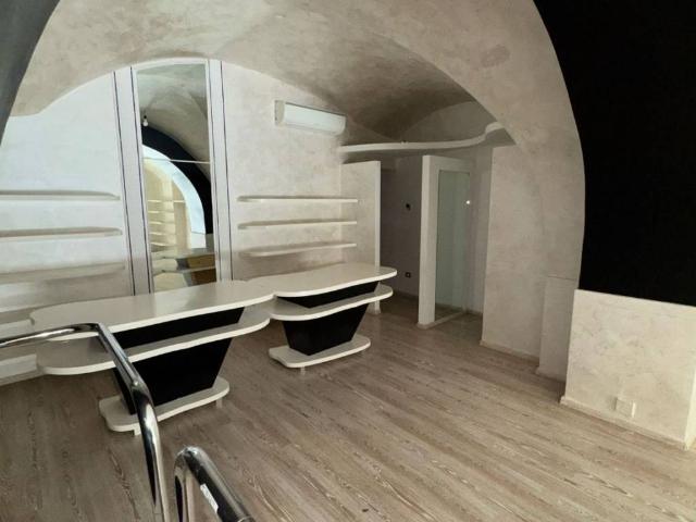 Locale Commerciale in vendita a Puglia, Foggia