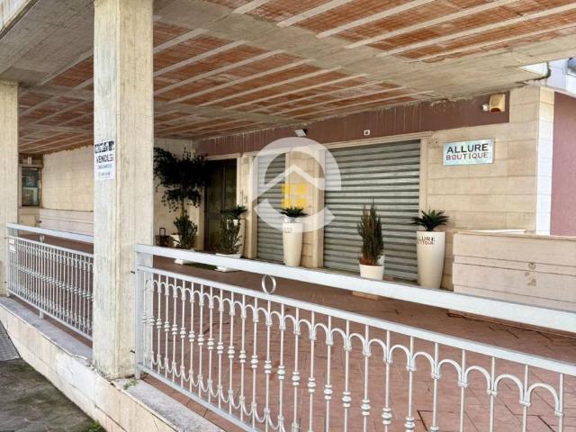 Locale Commerciale in vendita a Puglia, Foggia