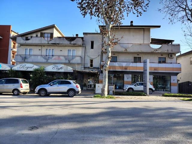 Locale Commerciale in vendita a San Giovanni Teatino, Abruzzo