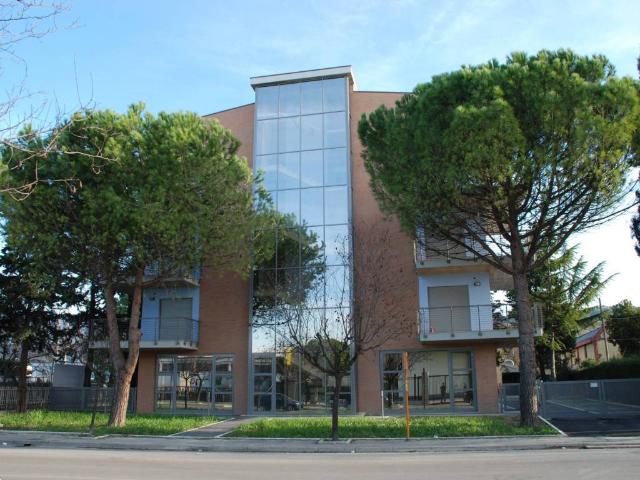 Locale Commerciale in vendita a San Giovanni Teatino, Abruzzo