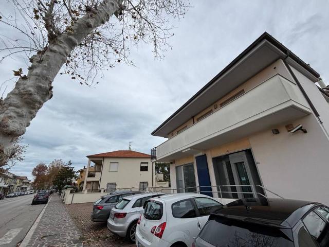 Locale Commerciale in vendita a San Giovanni Teatino, Abruzzo
