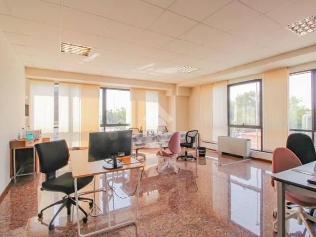 Locale Commerciale in vendita a Zivido, San Giuliano Milanese