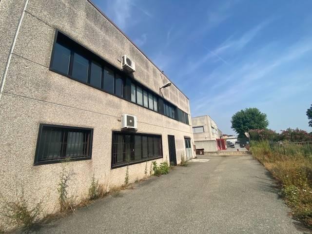 Locale Commerciale in vendita a Zivido, San Giuliano Milanese