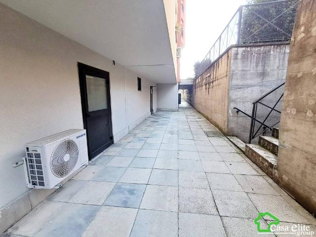 Locale Commerciale in vendita a Zivido, San Giuliano Milanese