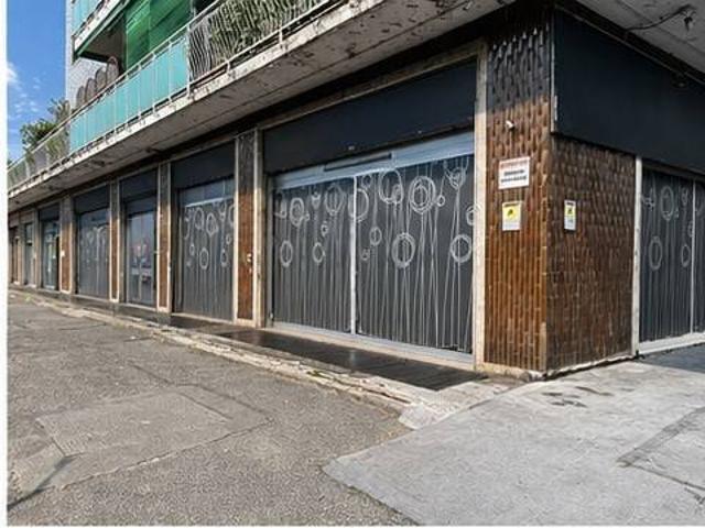 Locale Commerciale in vendita a Borgolombardo, San Giuliano Milanese