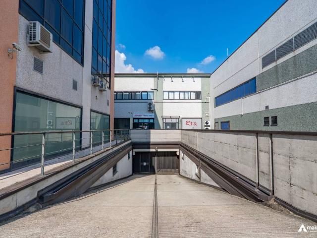 Locale Commerciale in vendita a Zivido, San Giuliano Milanese