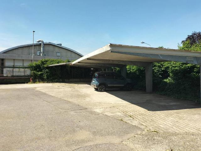 Locale Commerciale in vendita a Borgolombardo, San Giuliano Milanese