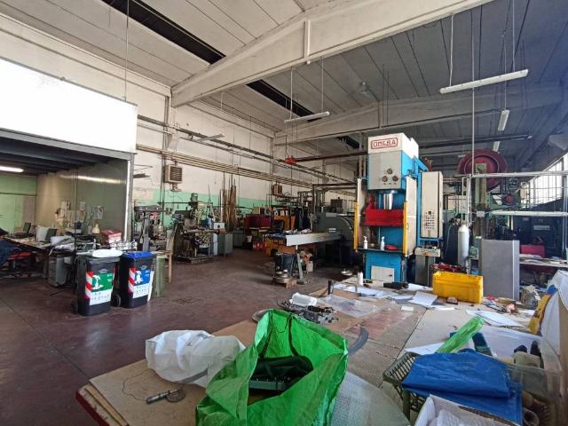 Locale Commerciale in vendita a Borgolombardo, San Giuliano Milanese