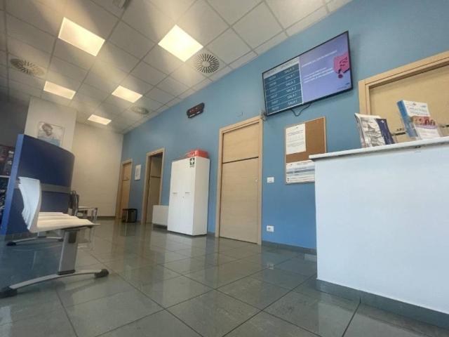 Locale Commerciale in vendita a Borgolombardo, San Giuliano Milanese