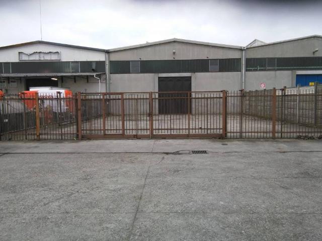 Locale Commerciale in vendita a San Giuliano Milanese, Lombardia