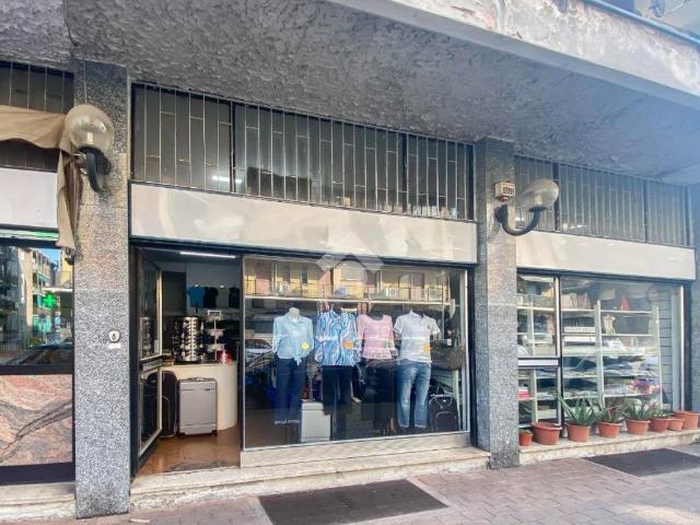 Locale Commerciale in vendita a Borgolombardo, San Giuliano Milanese