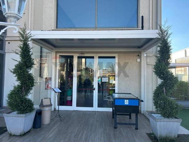 Locale Commerciale in vendita a Zivido, San Giuliano Milanese