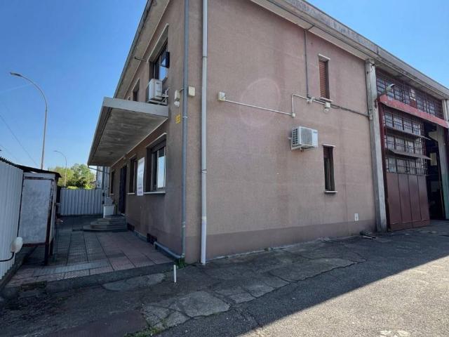 Locale Commerciale in vendita a Borgolombardo, San Giuliano Milanese