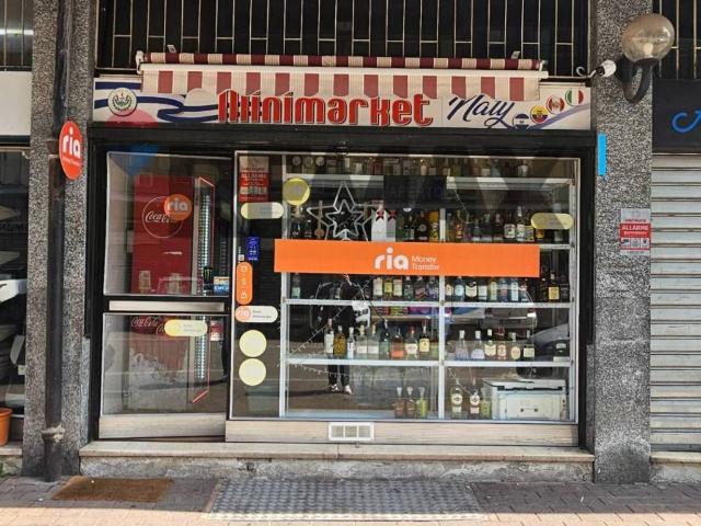 Locale Commerciale in vendita a Borgolombardo, San Giuliano Milanese