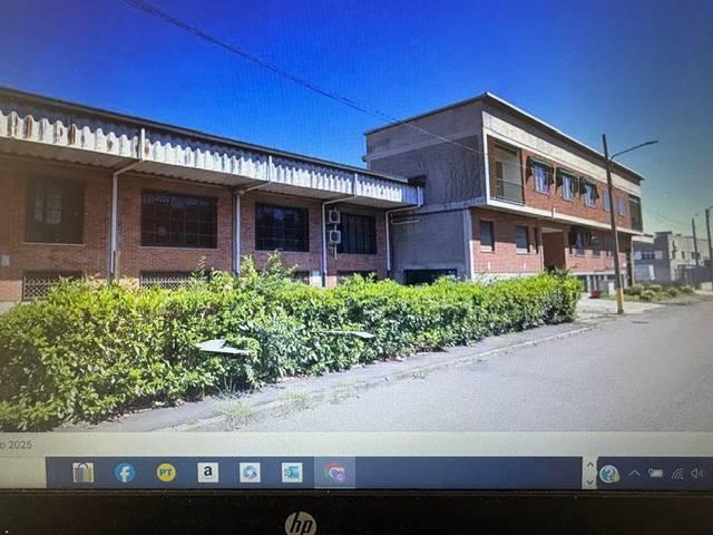 Locale Commerciale in vendita a San Giuliano Milanese, Lombardia