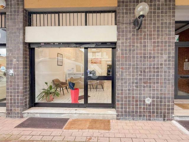 Locale Commerciale in vendita a Borgolombardo, San Giuliano Milanese