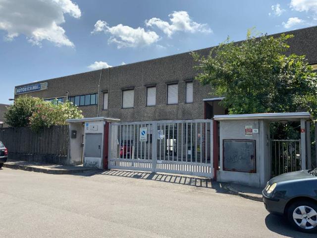 Locale Commerciale in vendita a Zivido, San Giuliano Milanese