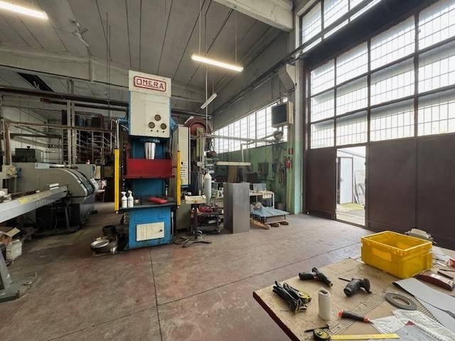 Locale Commerciale in vendita a Borgolombardo, San Giuliano Milanese