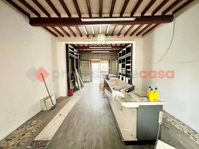 Locale Commerciale in vendita a Gello, San Giuliano Terme