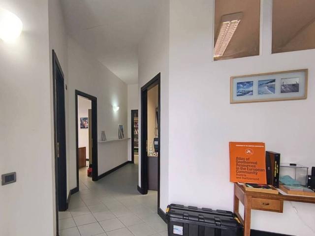 Locale Commerciale in vendita a San Martino Ulmiano, San Giuliano Terme