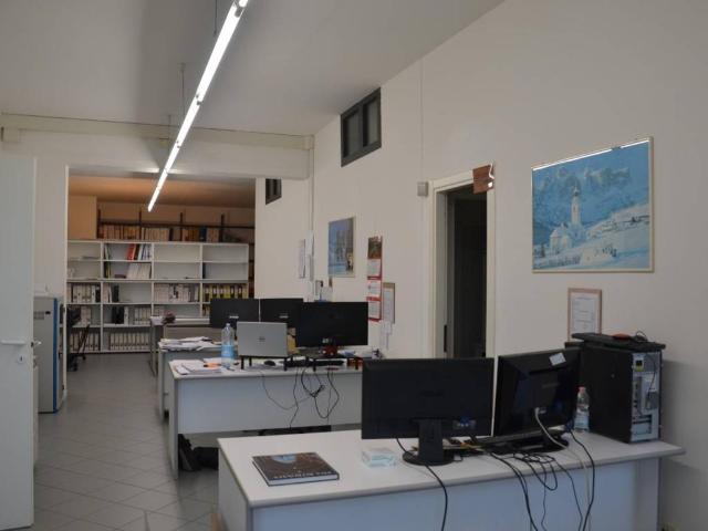 Locale Commerciale in vendita a Gello, San Giuliano Terme