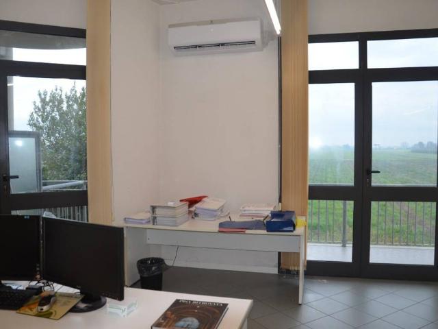 Locale Commerciale in vendita a Gello, San Giuliano Terme